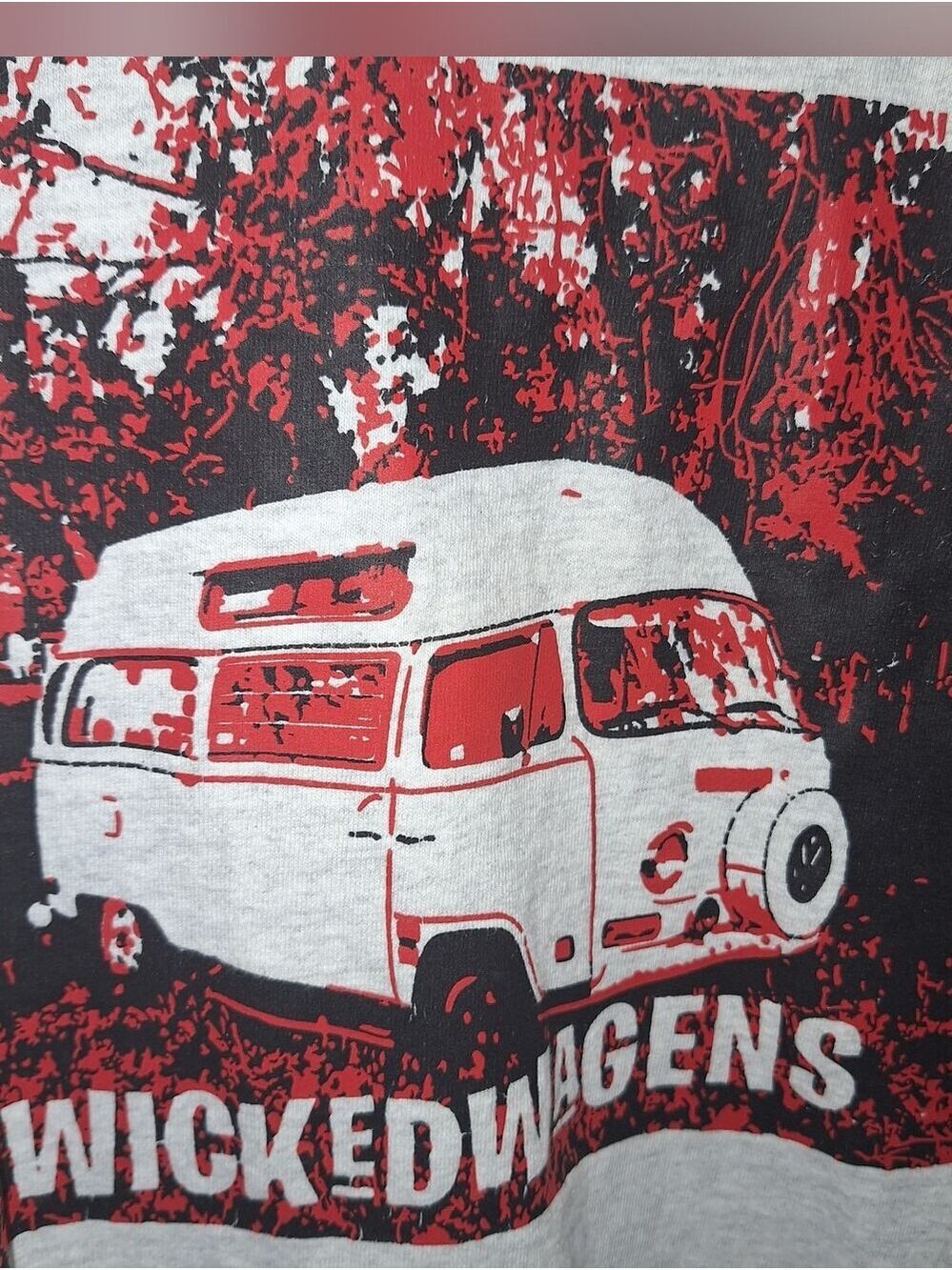 Gildan Light Heather Gray T‑Shirt with Red and Black Graphic Wicked Wagens XL